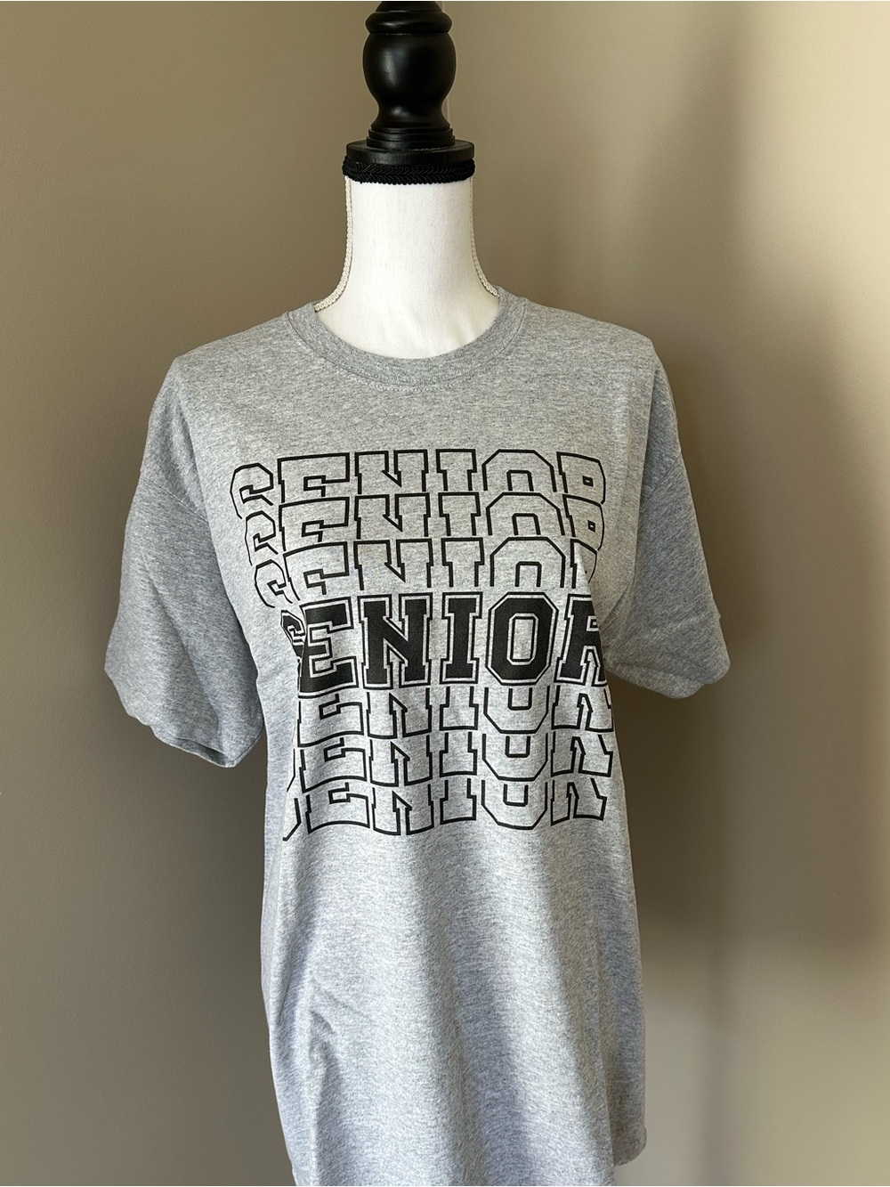 Gray "Senior" Graphic Tee - Men's Casual Shirt
